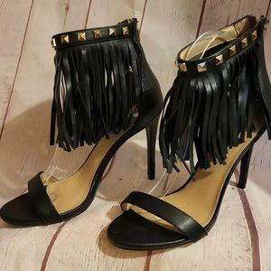 Steve Madden "Sioux" Black Leather Studded Fringe Ankle Strap Heel Sandals 7.5M
